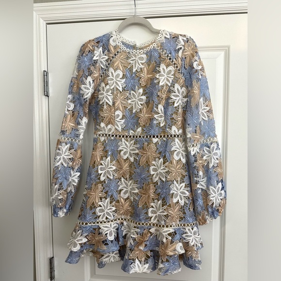 Just me guipure blue,tan, and white laced mini dress w long sleeves size small - Picture 4 of 16